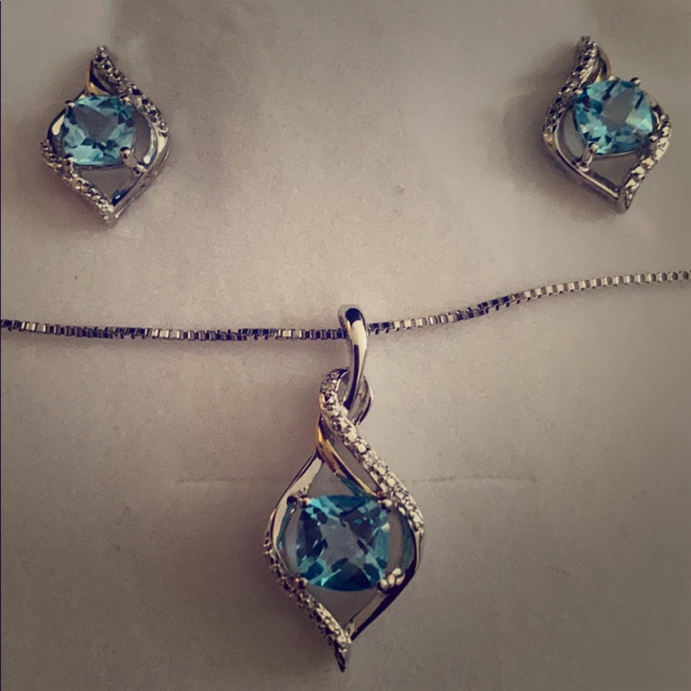 Beautiful diamond necklace